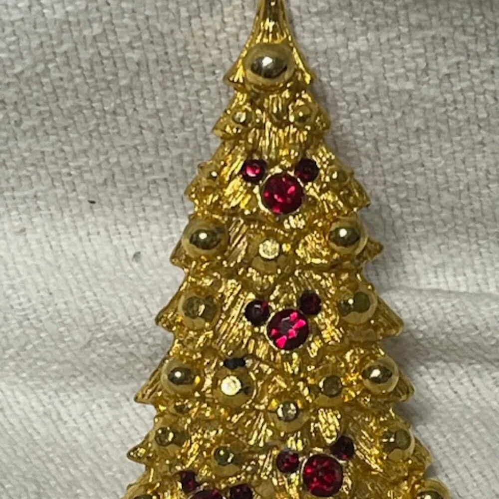 VTG Walt Disney 3D Christmas Tree Gold Tone Mickey Mouse Pin Brooch 1.5